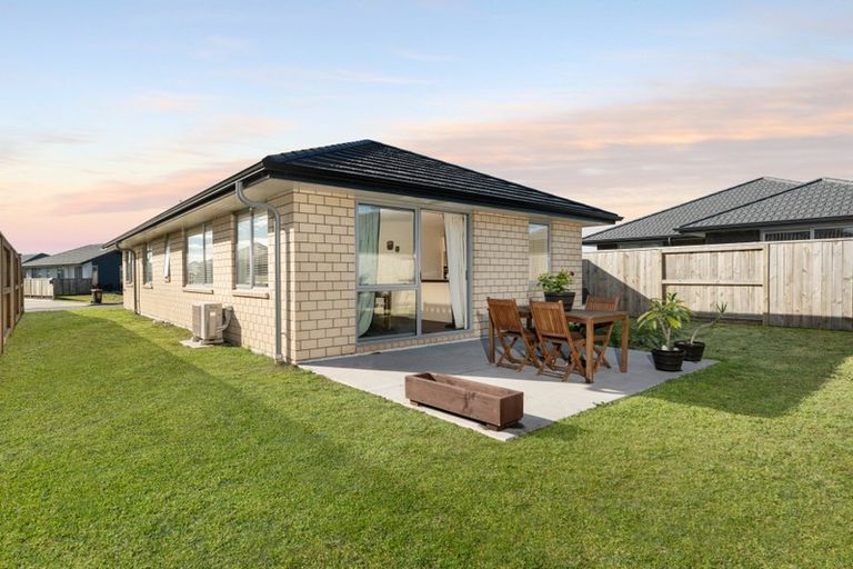 Photo of property in 33 Kanapa Close, Papamoa, 3118