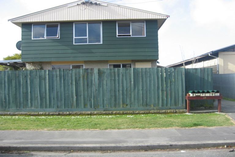 Photo of property in 2/19 Hargest Crescent, Sydenham, Christchurch, 8023