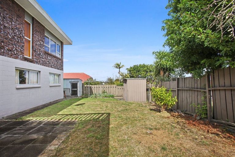 Photo of property in 45 Pigeon Mountain Road, Half Moon Bay, Auckland, 2012