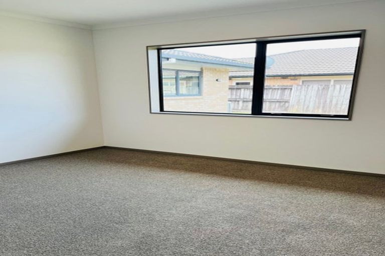 Photo of property in 25 Grabella Place, Papamoa Beach, Papamoa, 3118