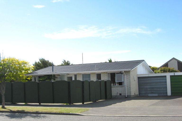 Photo of property in 8a Brentwood Street, Parklands, Christchurch, 8083