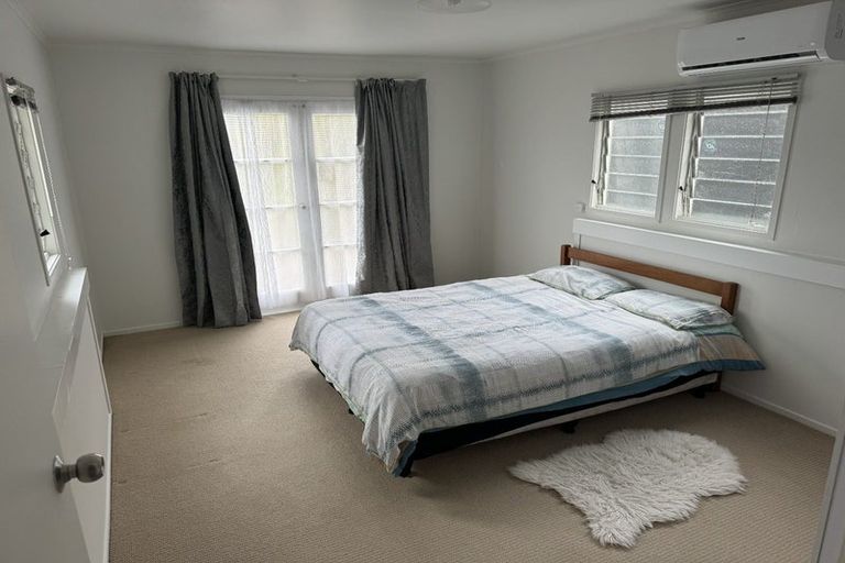 Photo of property in 32 Diana Drive, Glenfield, Auckland, 0627