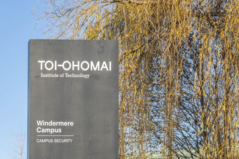 Photo of property in 102 College Place, Poike, Tauranga, 3112