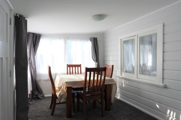 Photo of property in 37 Lincoln Street, Hampden, 9410