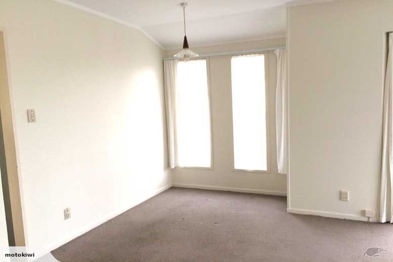 Photo of property in 2/17 Miramar Place, Pakuranga, Auckland, 2010