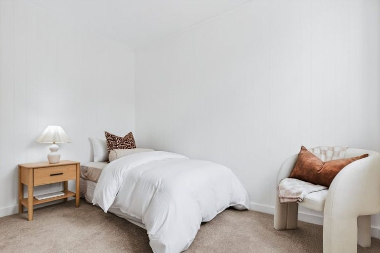 Photo of property in 1 Winston Street, Acacia Bay, Taupo, 3330