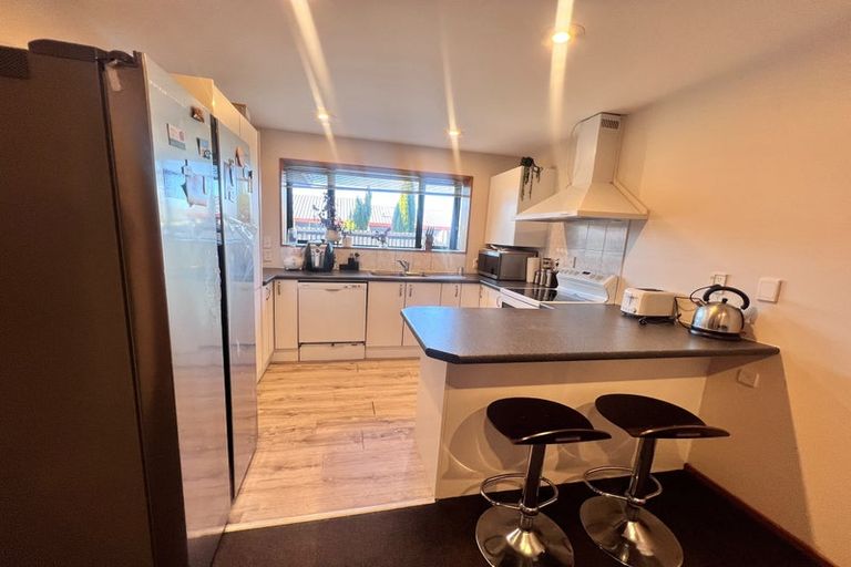 Photo of property in 1/8 Campion Place, Halswell, Christchurch, 8025