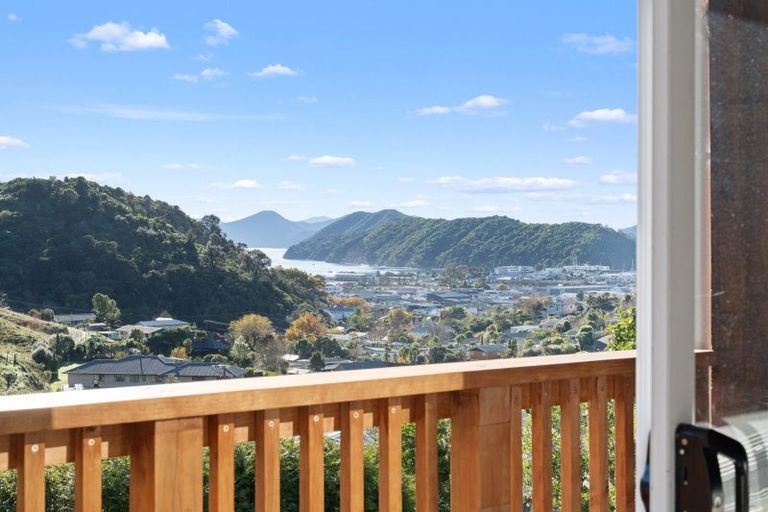 Photo of property in 7 Webster Place, Picton, 7220