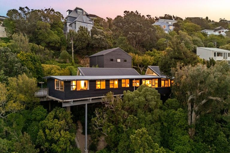 Photo of property in 85 Nicholson Road, Khandallah, Wellington, 6035