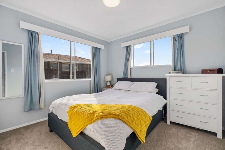 Photo of property in 2/259 Royal Road, Massey, Auckland, 0614