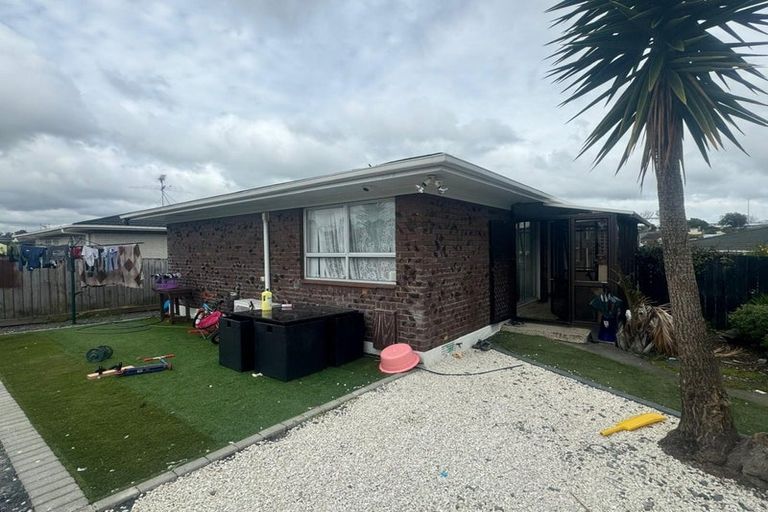 Photo of property in 1/42 South Street, Papakura, 2110