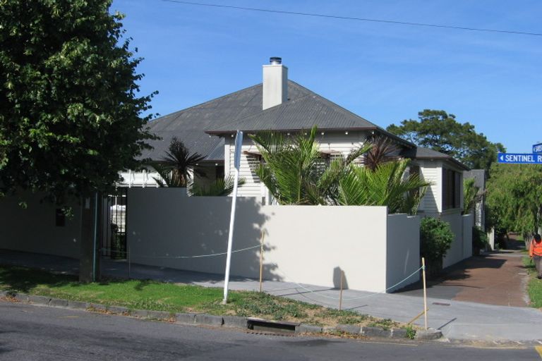 Photo of property in 56 Sentinel Road, Herne Bay, Auckland, 1011