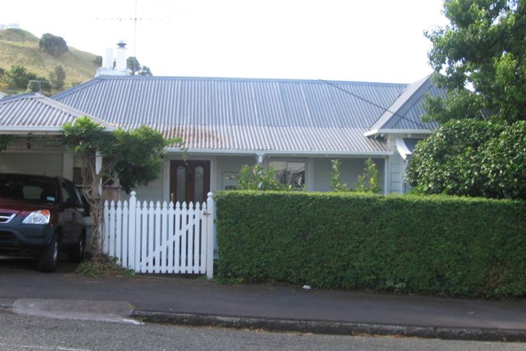 Photo of property in 4 Kerr Street, Devonport, Auckland, 0624