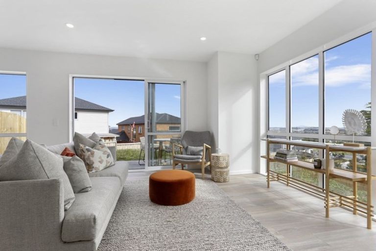 Photo of property in 124 Joseph Street, Flat Bush, Auckland, 2019