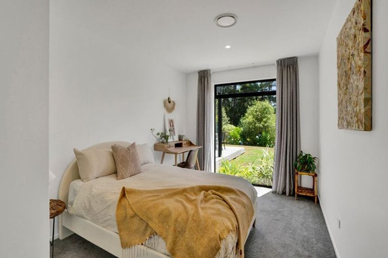 Photo of property in 68 Parrs Road, Hurworth, New Plymouth, 4371