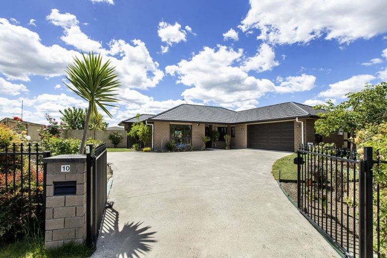 Photo of property in 10 Welwyn Place, Rototuna North, Hamilton, 3210