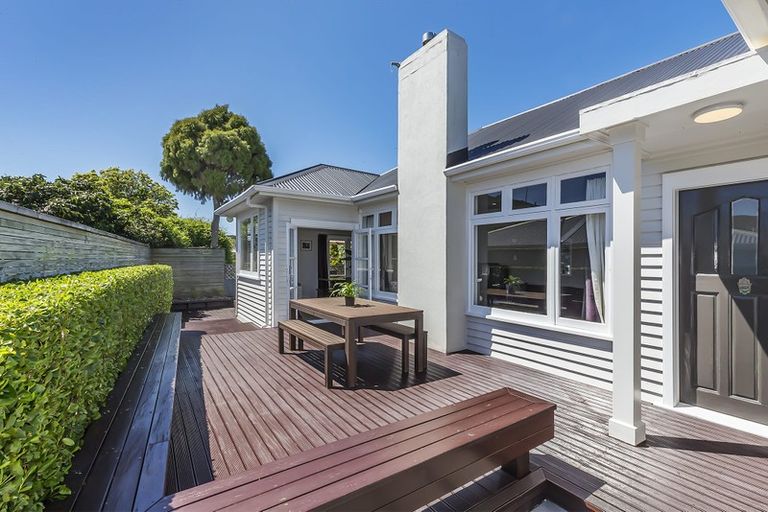 Photo of property in 23 Lucknow Terrace, Khandallah, Wellington, 6035