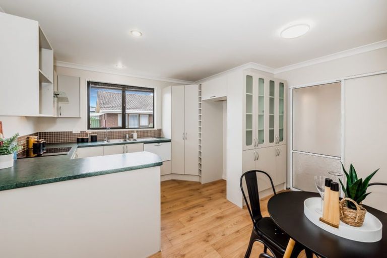 Photo of property in 100 Hillcrest Road, Raumati Beach, Paraparaumu, 5032