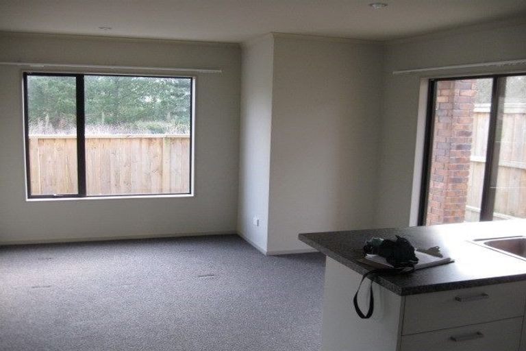 Photo of property in 64b Peverill Crescent, Papatoetoe, Auckland, 2025