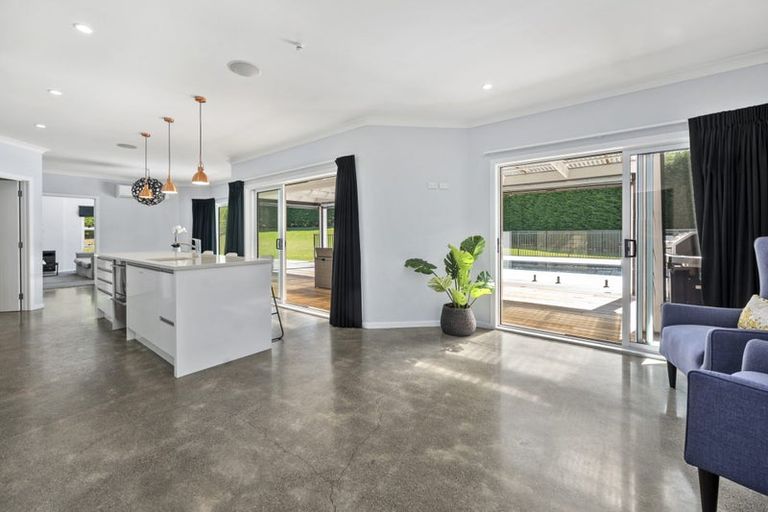 Photo of property in 15 Maple Grove, Acacia Bay, Taupo, 3385