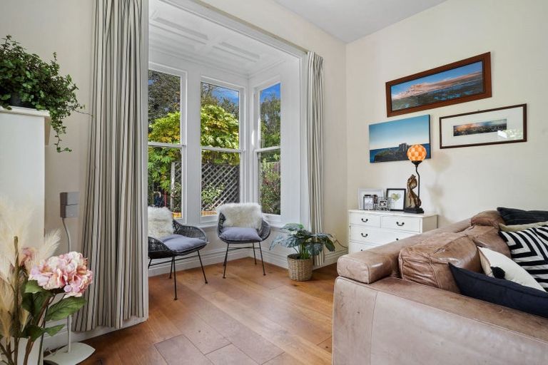 Photo of property in 96 Holly Road, St Albans, Christchurch, 8014