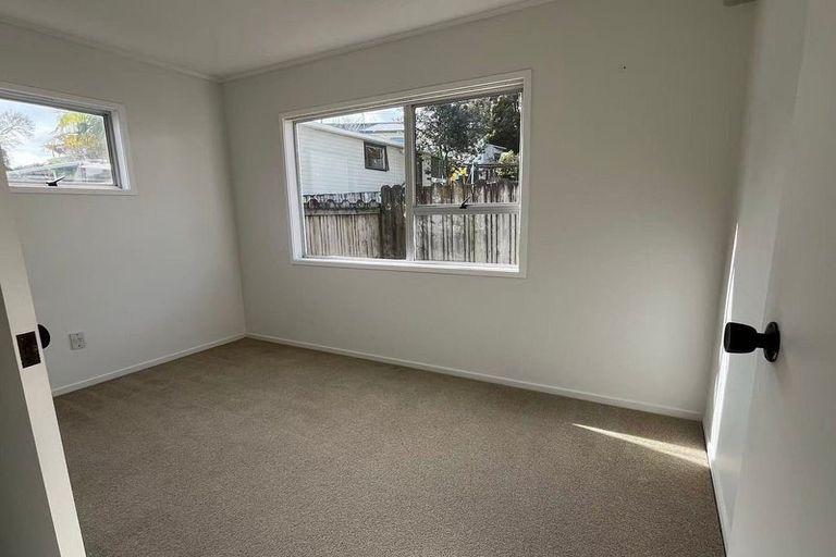 Photo of property in 28 Cranberry Place, Bucklands Beach, Auckland, 2012