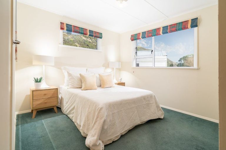 Photo of property in 100 Tilley Road, Paekakariki, 5034