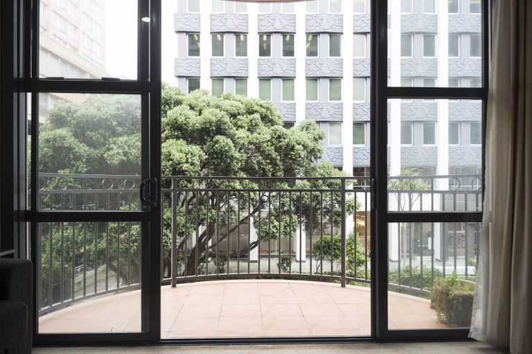 Photo of property in Atrium Apartments, 2c/154 The Terrace, Wellington Central, Wellington, 6011