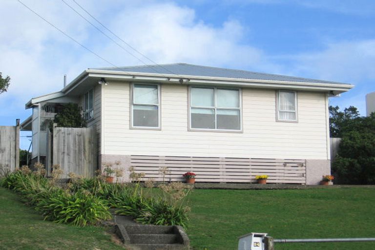Photo of property in 24 Waiuta Street, Titahi Bay, Porirua, 5022