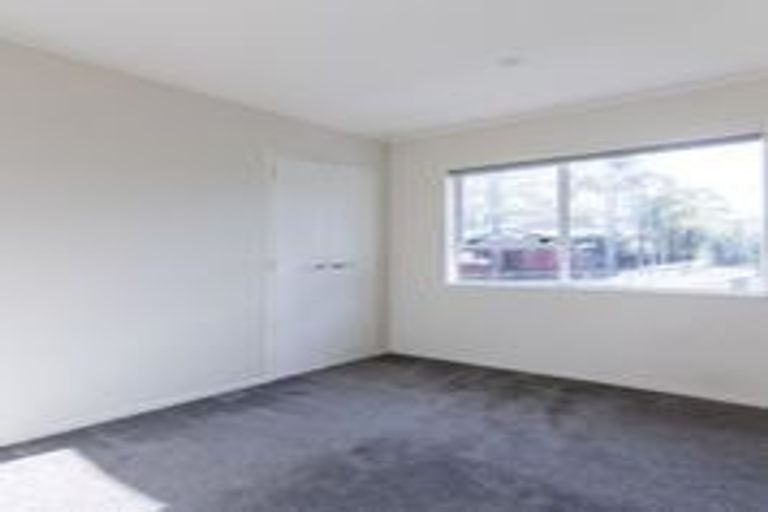 Photo of property in 115 Athena Drive, Totara Vale, Auckland, 0629