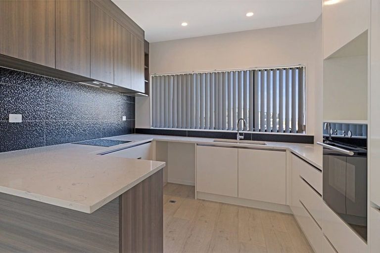 Photo of property in 1/3238 Great North Road, New Lynn, Auckland, 0600