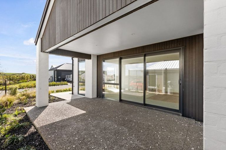 Photo of property in 6 Camellia Court, Palmerston North, 4414