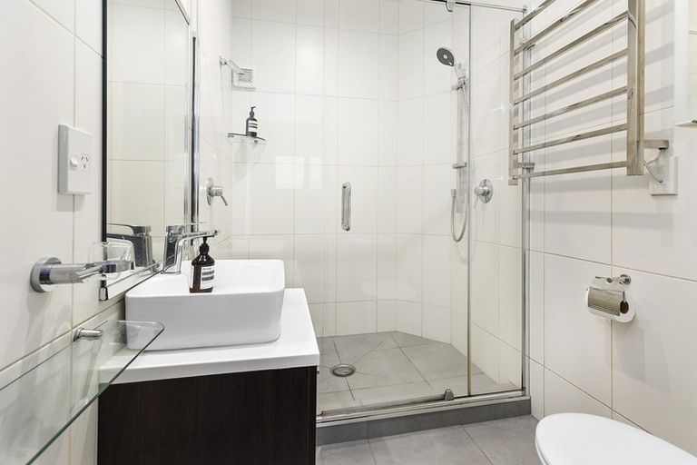 Photo of property in 11 Captain Edward Daniell Drive, Ngaio, Wellington, 6035