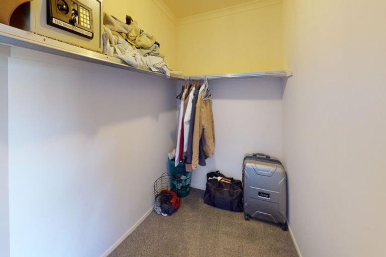 Photo of property in 3 Abby Road, Fitzherbert, Palmerston North, 4410