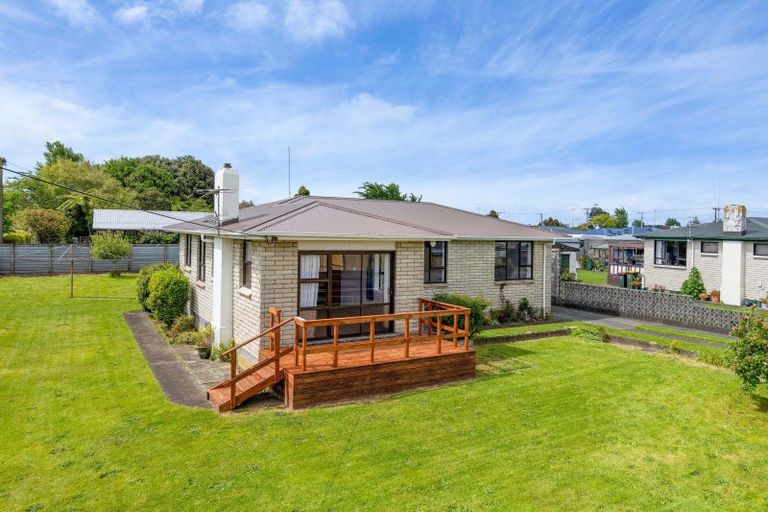 Photo of property in 72 Reid Avenue, Hawera, 4610