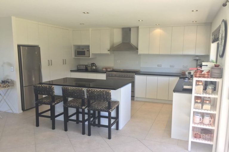 Photo of property in 31 Ina Ville Drive, Pukekohe, 2120