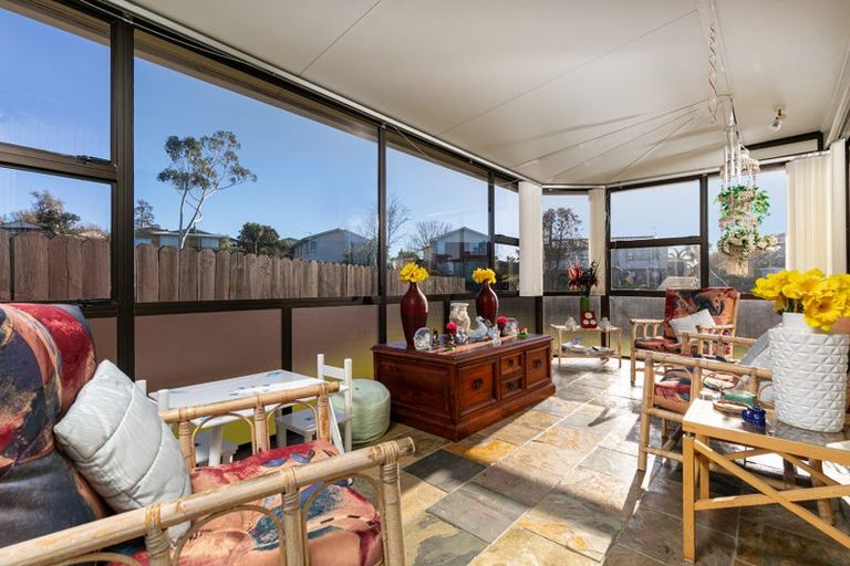 Photo of property in 56 Rosewarne Crescent, Glendene, Auckland, 0602