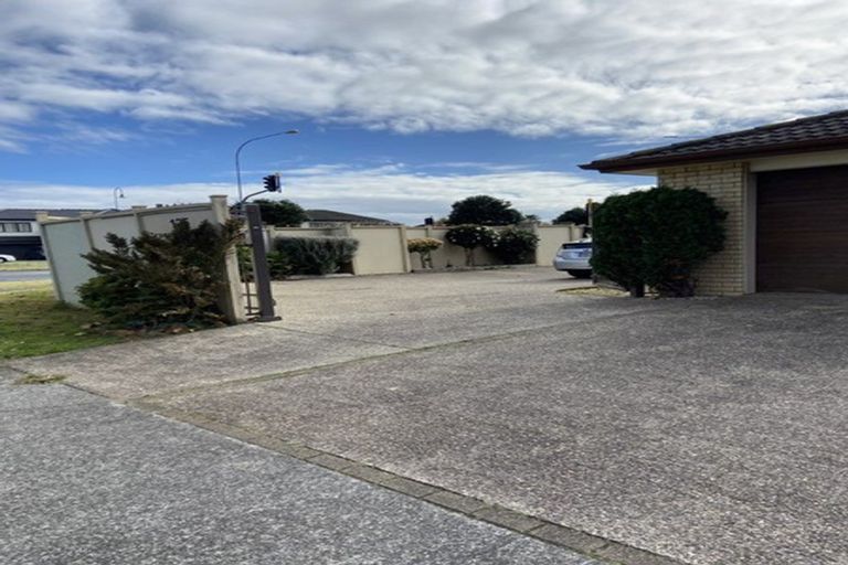 Photo of property in 125 Gracechurch Drive, Flat Bush, Auckland, 2016