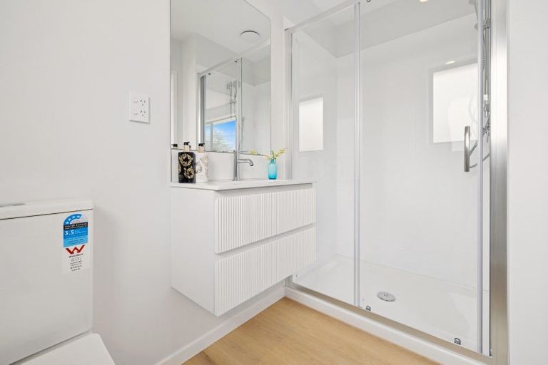 Photo of property in 24a Salem Place, Torbay, Auckland, 0630