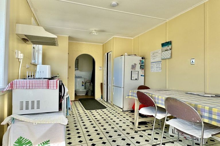 Photo of property in 102 Champion Street, Cannons Creek, Porirua, 5024