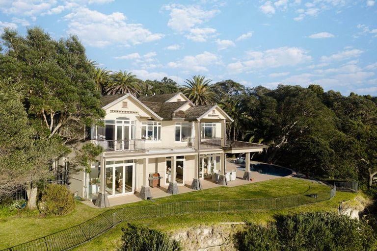 Photo of property in 2/6 Saint Leonards Road, Hauraki, Auckland, 0622