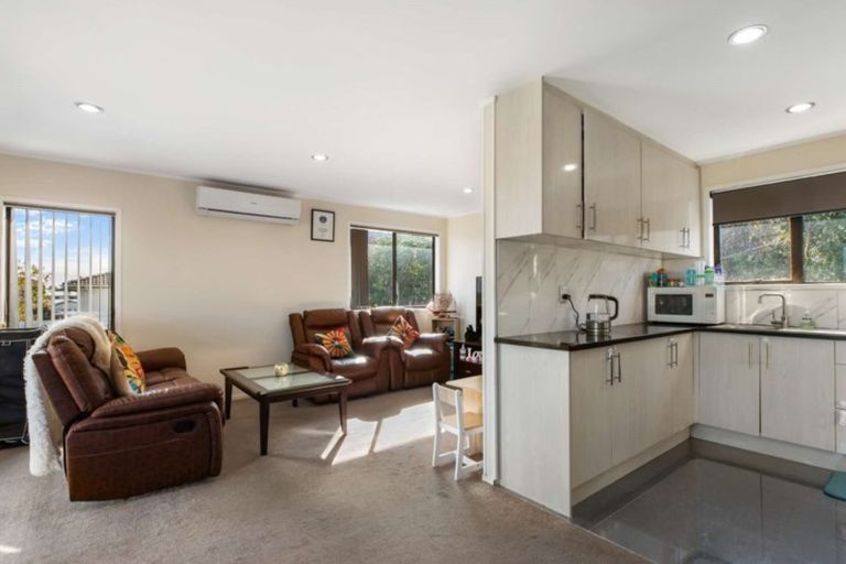 Photo of property in 3/43 Taitimu Drive, Weymouth, Auckland, 2103