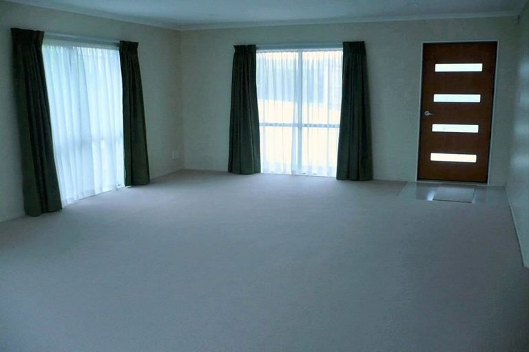 Photo of property in 16 Aufidius Place, Pukekohe, 2120