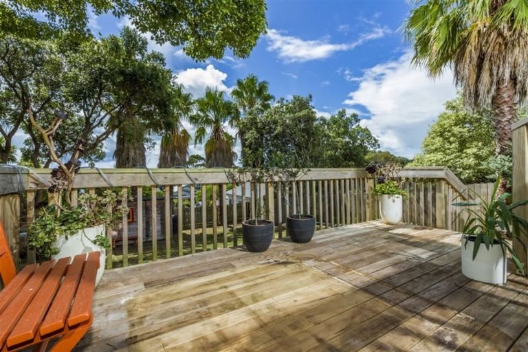 Photo of property in 104 Calliope Road, Stanley Point, Auckland, 0624