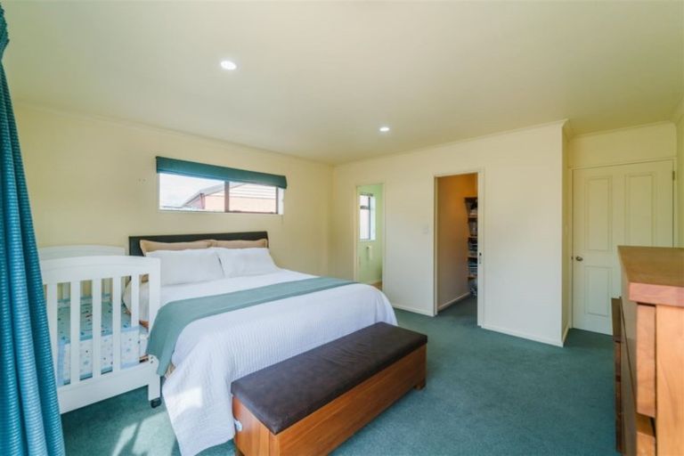 Photo of property in 15 Empress Place, Halswell, Christchurch, 8025