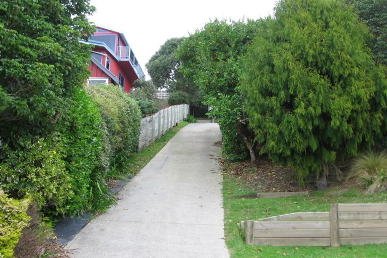 Photo of property in 31 Tutaritari Road, Hahei, Whitianga, 3591