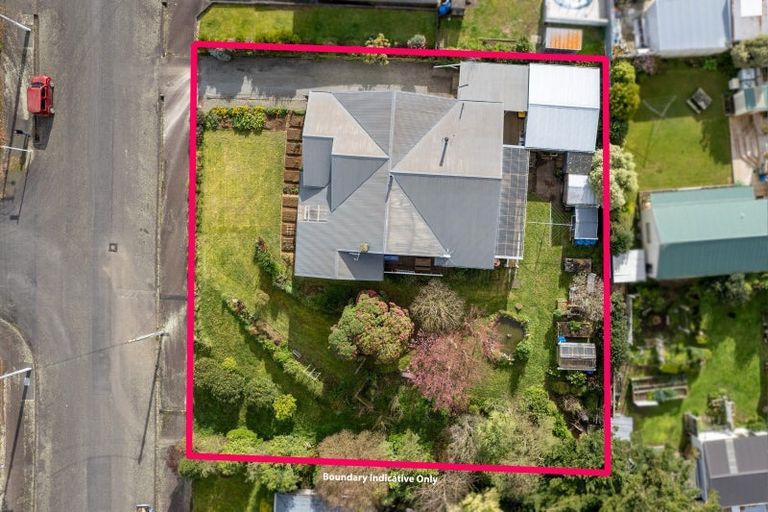 Photo of property in 16 Chamberlain Street, Dannevirke, 4930