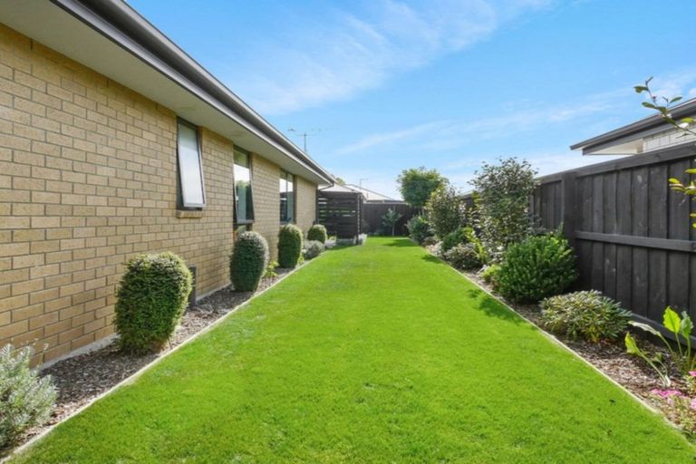 Photo of property in 37 Burford Way, Rolleston, 7615