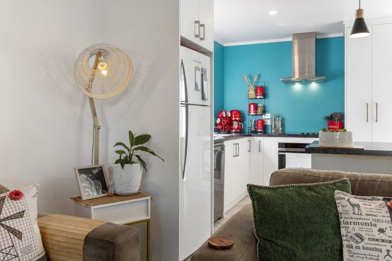 Photo of property in 6a Pokapu Place, Bethlehem, Tauranga, 3110