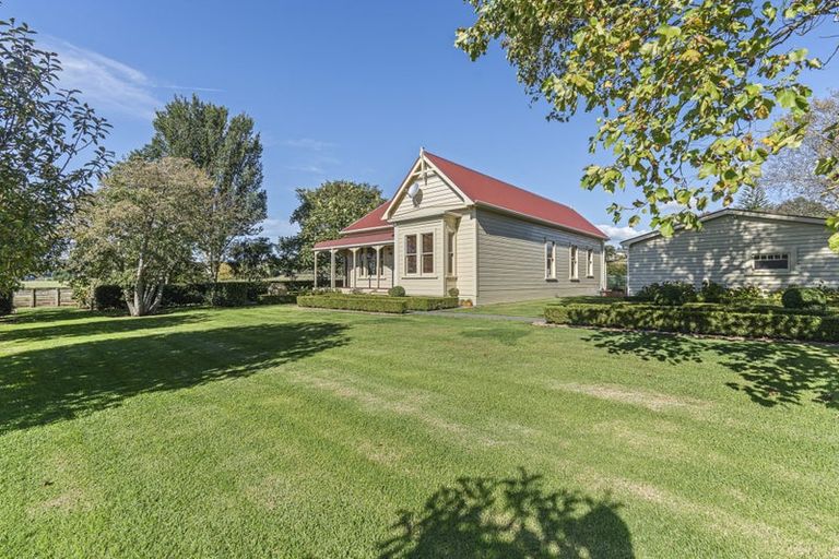 Photo of property in 137 Egmont Road, Hillsborough, New Plymouth, 4372
